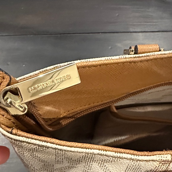 Michael Kors Signature Cream and Brown Tote - Picture 6 of 9